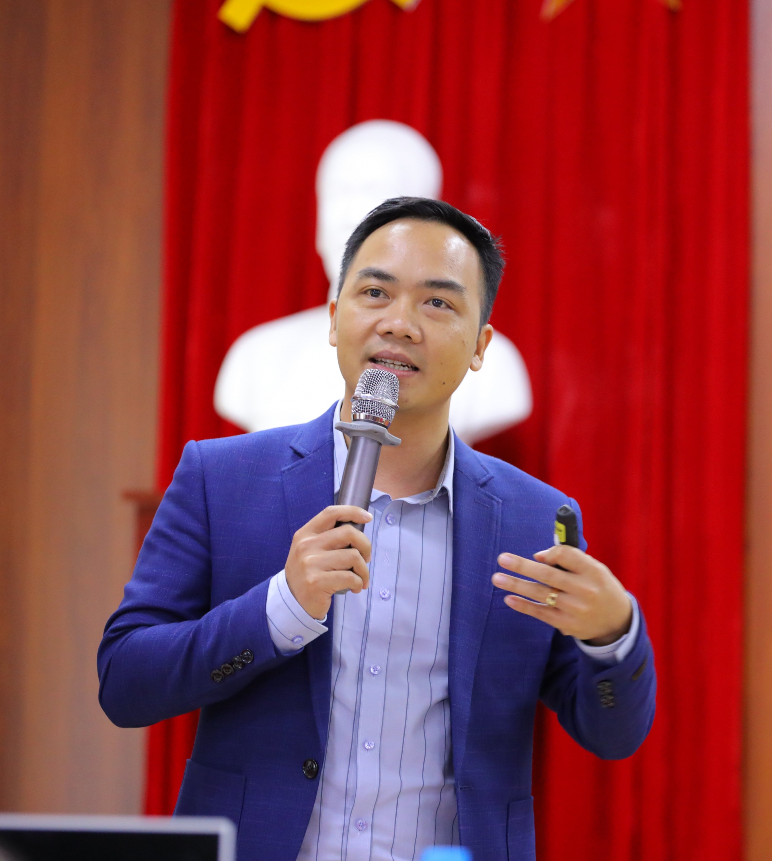 Ông Nguyễn Quyết